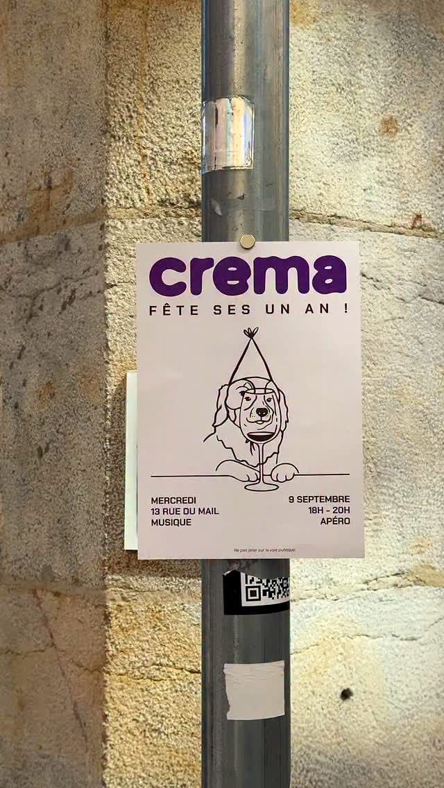 L'affiche des un an de Crema, collée sur un poteau de la rue du Mail.
